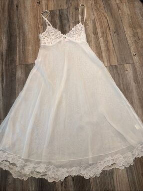 Oscar de la Renta Pink Label White Slip with Pink Logo
